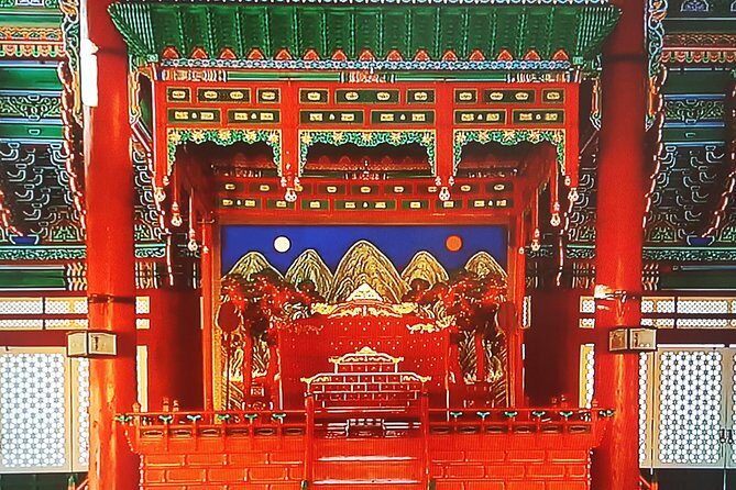Private Tour - Gyeongbokgung Royal Palace and Eastern Gate - What the Tour Includes and What to Keep in Mind