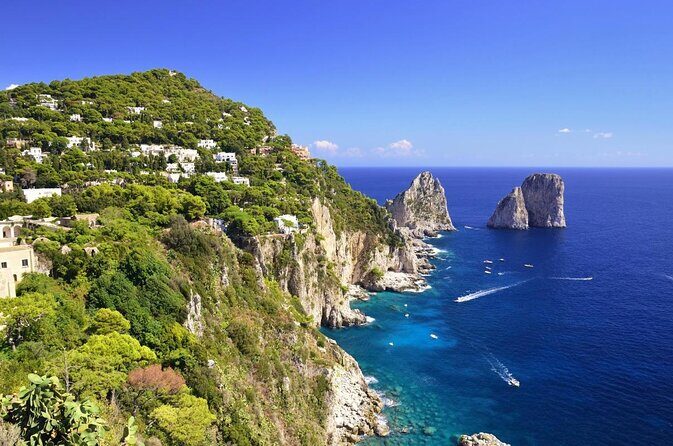 Private tour in a typical Capri boat - The Itinerary in Detail