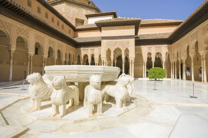 Private tour in all complete complex of Alhambra with ticket - The Value of Expert Guides and Private Tours
