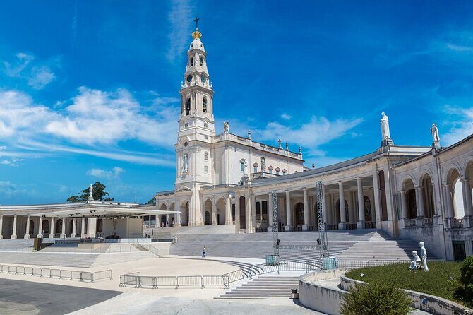 Private Tour in Fátima, Nazaré and Óbidos from Lisbon - What Makes This Tour Stand Out?