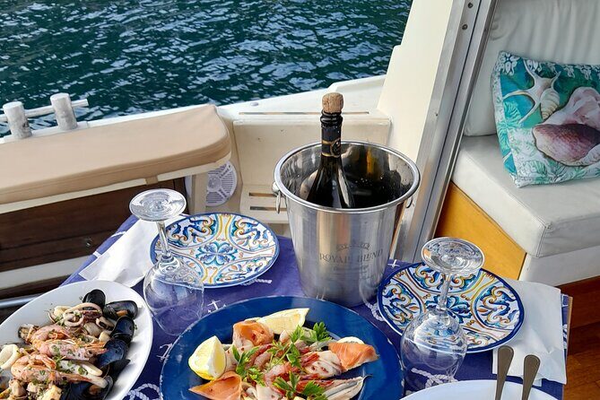 Private tour in Taormina with aperitif on board - An In-Depth Look at the Experience