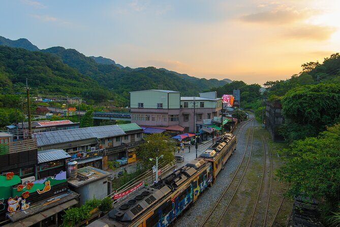 Private Tour Jingtong Station,Pingxi Old Street,Jiufen Old Street - Who Will Love This Tour?