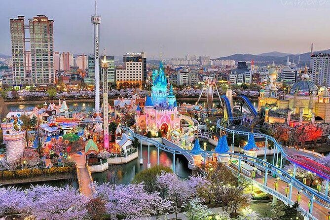 Private tour Lotte World,Tower,Aquarium(All Tickets are included) - A Deep Dive into the Seoul Experience: What to Expect