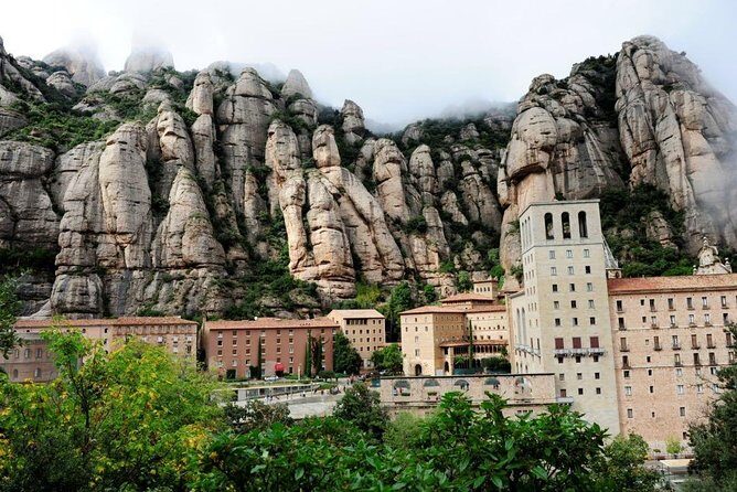Private Tour: Montserrat and Cava Visit - Key Points