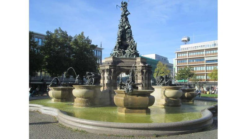 Private tour: Night watchman of Mannheim - city tour in costume - Key Points