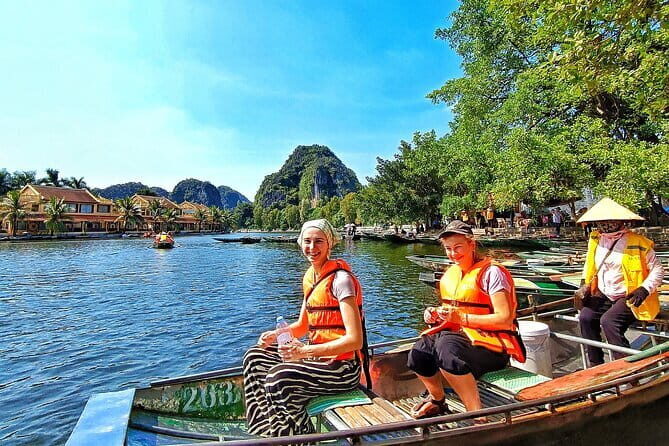 PRIVATE TOUR Ninh Binh One Day - Hoa lu- Tam Coc - Mua Cave - Key Points