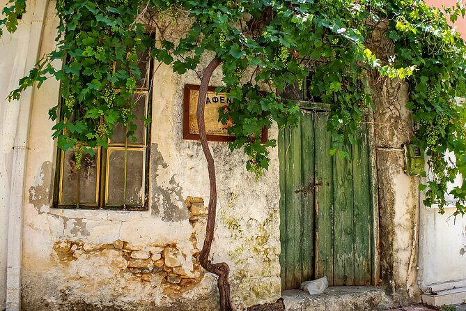 Private Tour of Crete with Knossos Palace and Lassithi Plateau - Exploring the Heritage: Knossos Palace