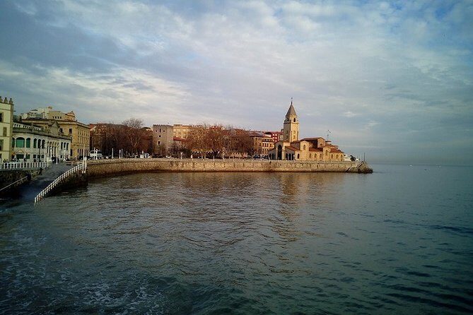 Private Tour of Gijon City and Villaviciosa - The Experience of a Private Tour