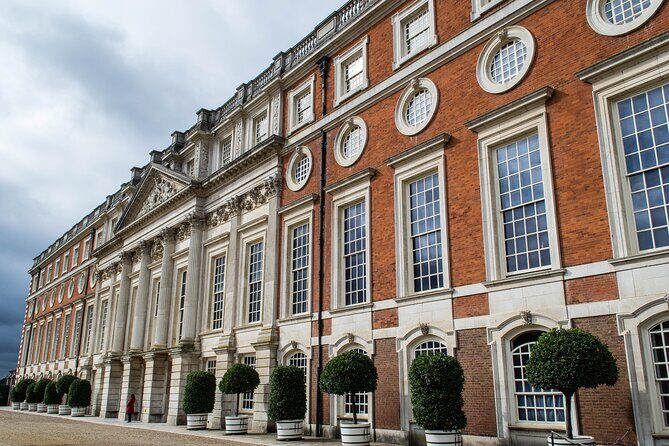 Private Tour of Hampton Court Palace with Award-Winning Architectural Historian - Authentic Experiences from Reviews