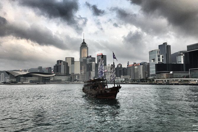 Private tour of Hong Kong for first timers - A Deep Dive into the Experience