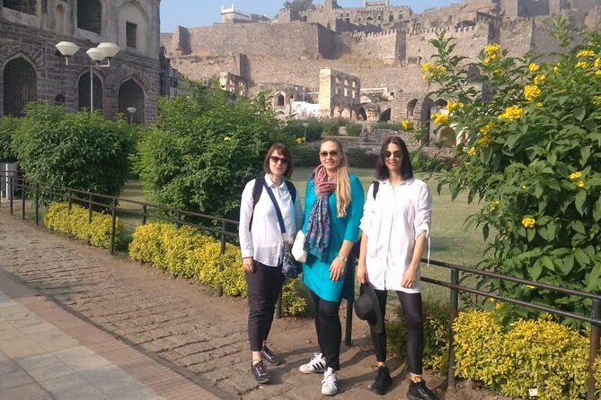 Private tour of Hyderabad in car with guide and lunch - Frequently Asked Questions