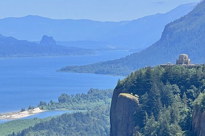 Private Tour of Multnomah Falls and Columbia Gorge - Diving Into the Itinerary: What to Expect