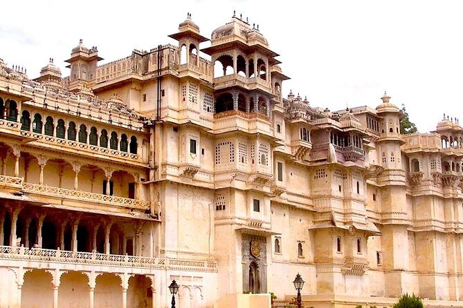 Private tour of Must visit places in Rajasthan with Taj Mahal - The Detailed Experience: What You Can Expect