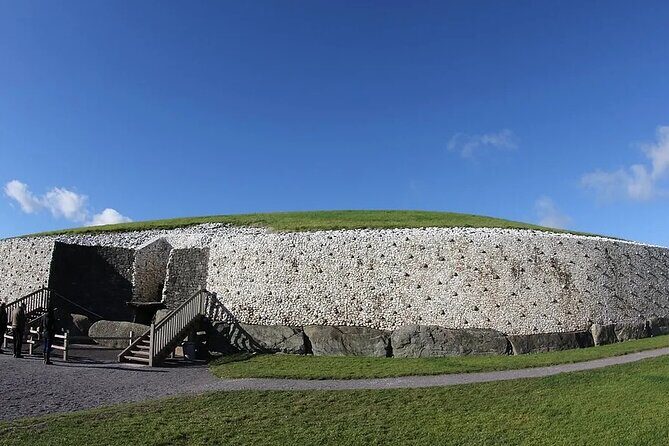 Private Tour of Newgrange and The Hill of Tara - Discovering Ireland’s Ancient Sites in Comfort and Style