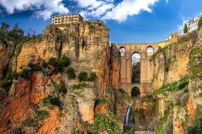 Private Tour of Ronda and Setenil de Las Bodegas - Does This Tour Offer Good Value?