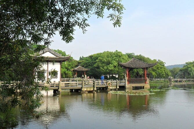 Private Tour of Shanghai Tower, Jewish Refugees Museum and Longhua Temple - Final Thoughts