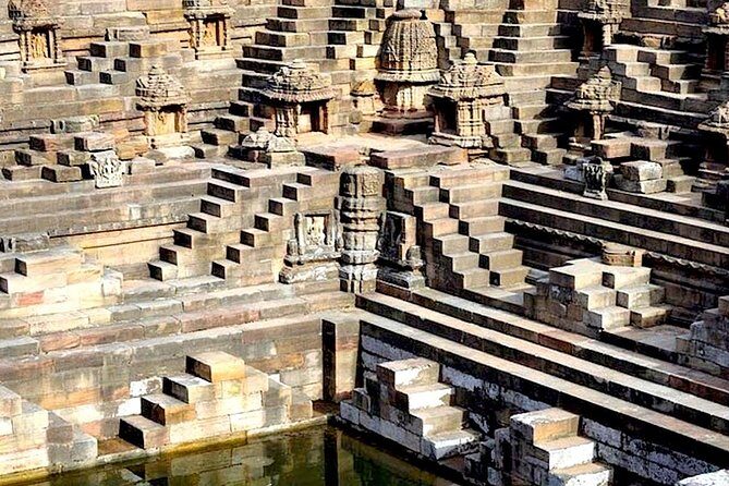Private Tour of Step well, Modhera Sun Temple & Patola saree weaving by car - Key Points
