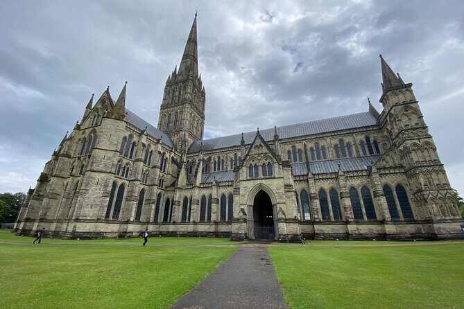 Private Tour of Stonehenge and Salisbury Cathedral - Who is This Tour Best For?