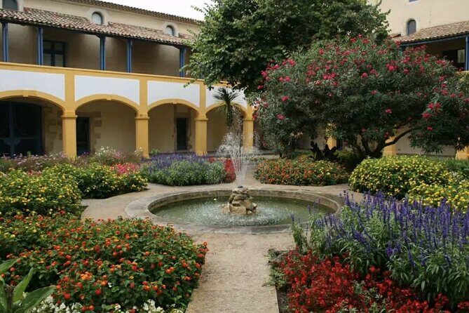 Private tour of the Alpilles, Arles and Baux de Provence - Comfort, Convenience, and Customization