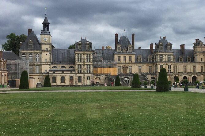 Private tour of the Great Christmas of Vaux le Vicomte and Fontainebleau - Who Will Love This Tour?
