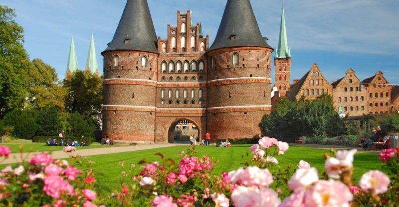 Private Tour of the Holstentor Museum and Historic Lubeck - Key Points