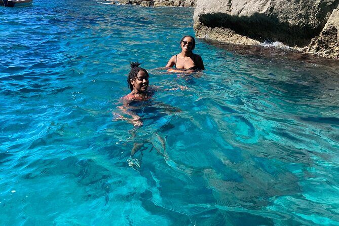 Private Tour of the Island of Capri by Boat and Visit to the Caves - FAQ