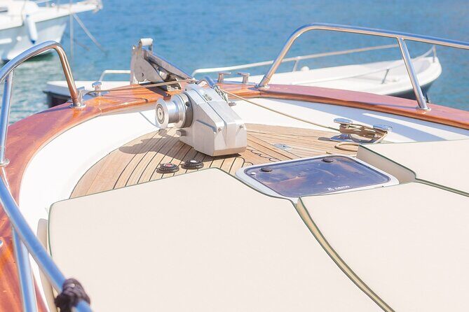 Private tour of the island of Ischia on a Fratelli Aprea gozzo - FAQs