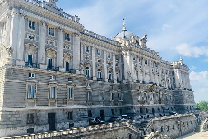 Private tour of the royal palace, private guide, fast entrance and pick up at the hotel. - Final Thoughts
