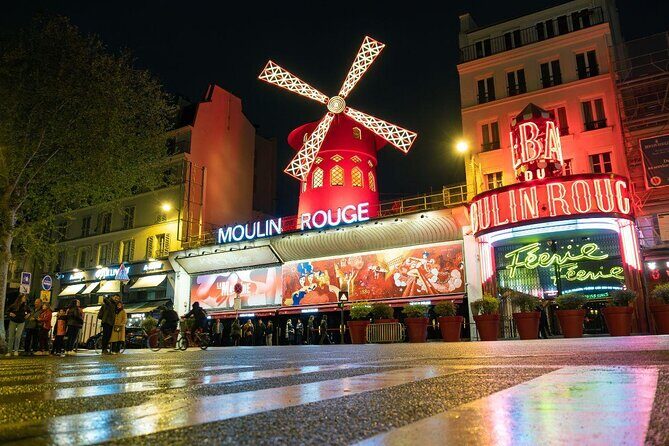 Private tour of various Monuments in Paris - A Closer Look at the Paris Monuments Tour