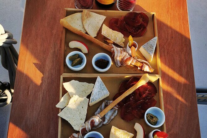 Private Tour on a Sailing Boat on Lake Maggiore with Aperitif and Music - Why This Tour Works Well