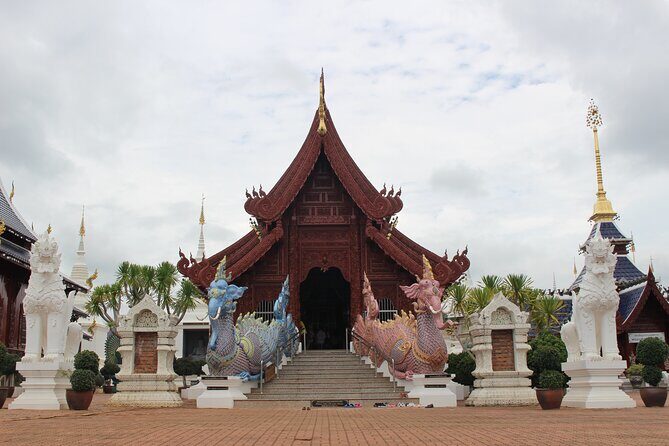 Private tour] Perfect day! Sticky waterfall + ChiangDao Cave + Wat BandenTemple - FAQs