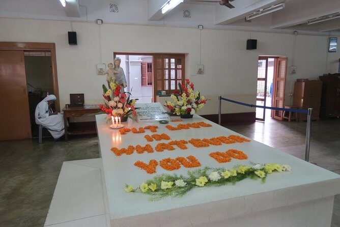 Private Tour Places of Worship in Kolkata including Mother House - Who Is This Tour Best For?