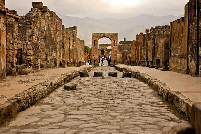 Private Tour Pompeii Herculaneum Vesuvius - A Closer Look at the Itinerary
