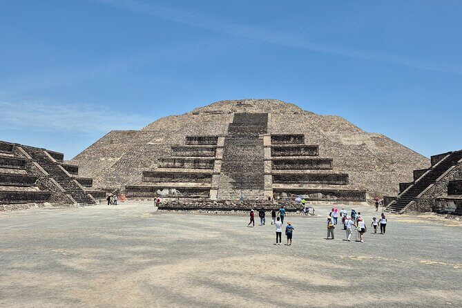 Private Tour Pyramids of Teotihuacán and Guadalupe Basilica up to 4 people - Who Should Consider This Tour?