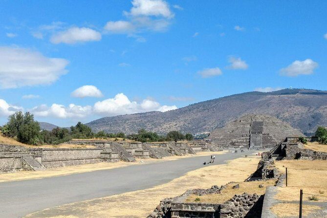 Private Tour: Pyramids of Teotihuacan and Piramides of Atlantes de Tula - FAQ