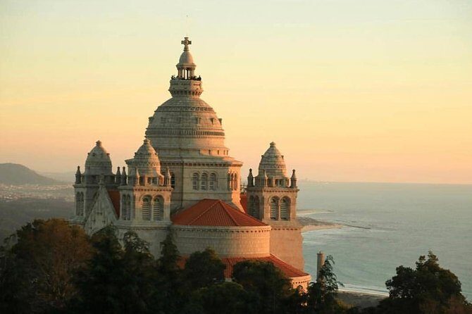 Private Tour Santiago de Compostela & Viana do Castelo from Porto - Key Points