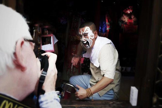 Private Tour: Shichahai, Nanluoguxiang and Peking Opera&dinner - Exploring Shichahai Scenic Area: Beijing’s Picturesque Waterway