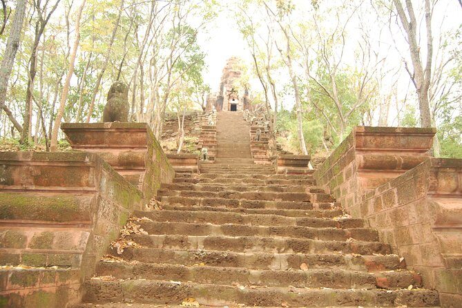 Private Tour to Battam Bang plus lunch from Siem Reap - Battambang’s Cultural Highlights: Markets and Legends
