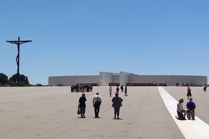 Private Tour to Fátima Sanctuary and the Little Shepherds Houses - Sites tied to the Apparitions and Lucia’s Home