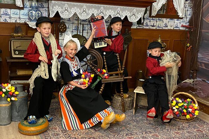 Private Tour to Giethoorn with boat and Zaanse Schans windmills - Breaking Down the Itinerary