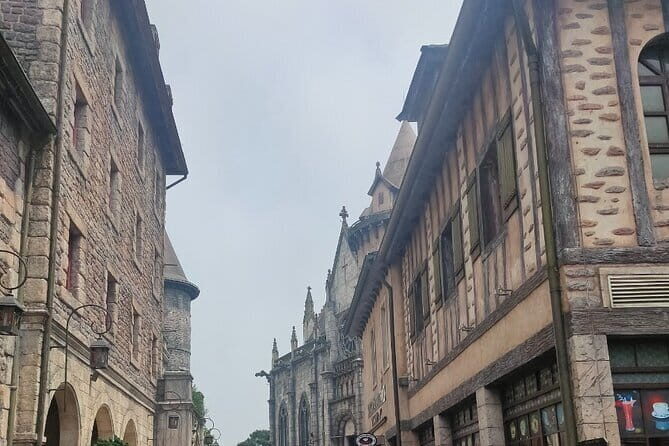 Private Tour to Golden Bridge Ba Na Hills in Da Nang Vietnam - FAQ