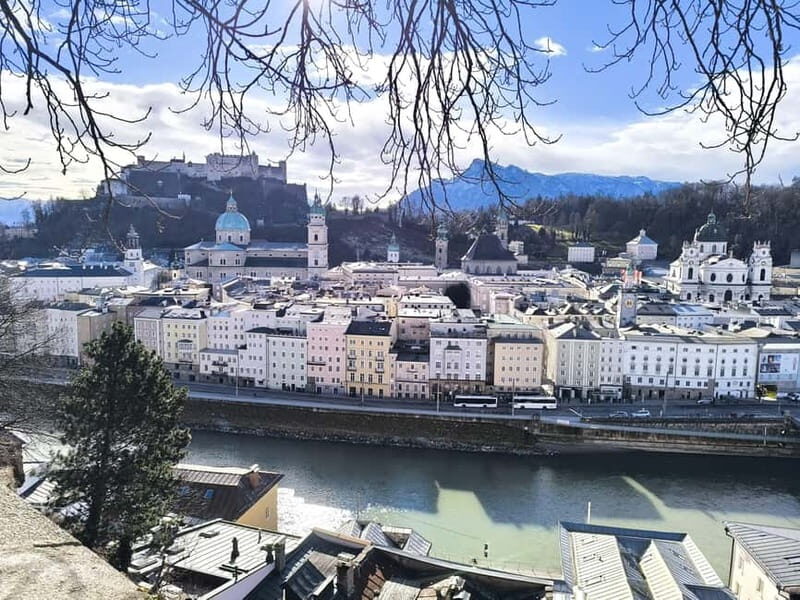 Private Tour to Hallstatt & Salzburg  Comfort and Elegance - An In-Depth Look at the Experience