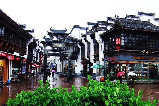 Private tour to Hongcun village and Tunxi old town with Lunch from Huangshan - FAQs
