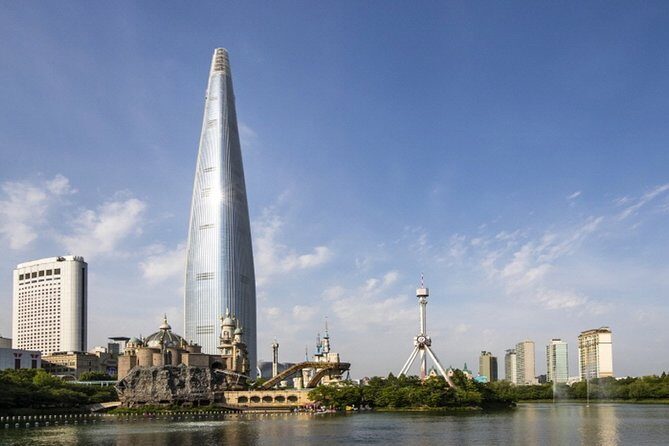 Private Tour to Lotte Tower, Aquarium and Lotte world Theme park - In-Depth Look at the Tour Experience
