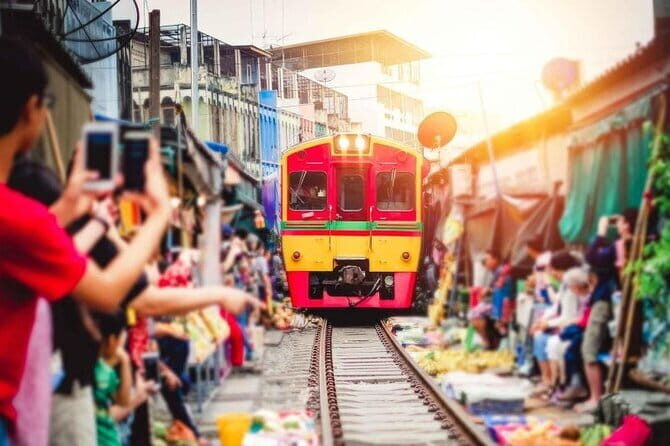 Private Tour to Maeklong Train Market and Floating Market - Key Points