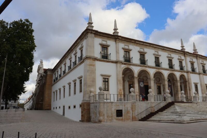 Private Tour to Nazaré & Alcobaça, giant waves and monastery - FAQ