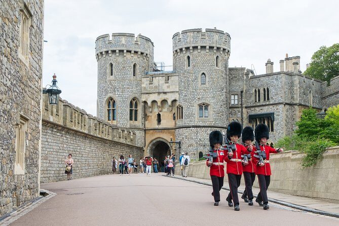 Private Tour to Stonehenge and Windsor Castle - An In-Depth Look at the Itinerary