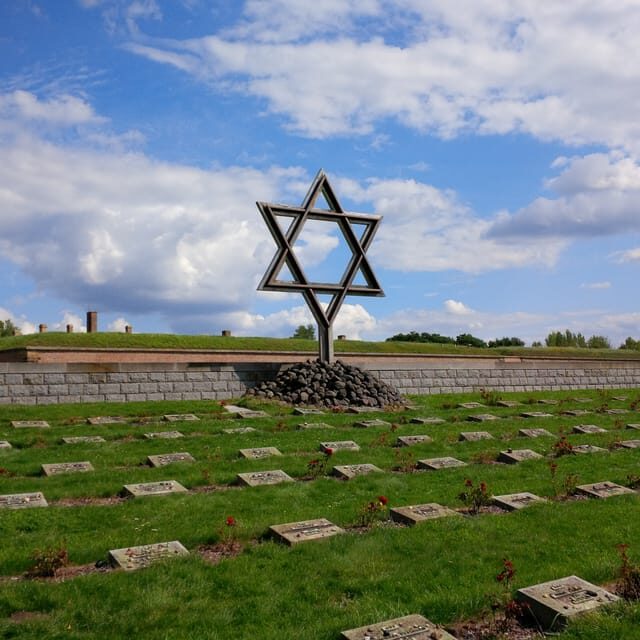 Private Tour to Terezin Concentration Field - Exploring Terezín: An Honest Look at a Sobering Experience