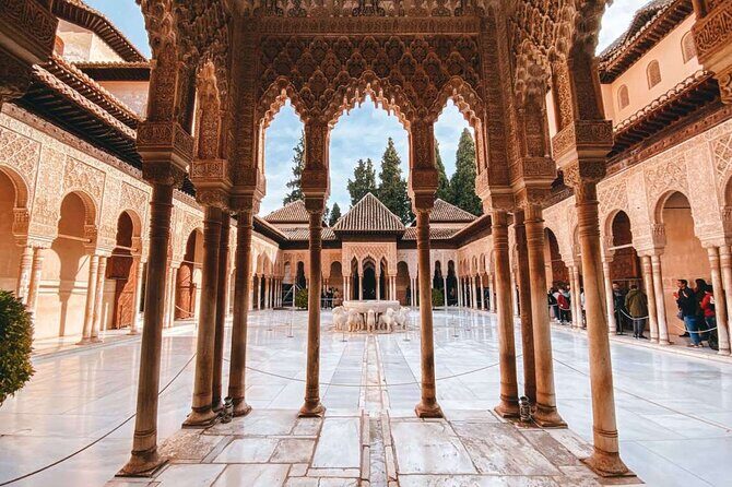 Private Tour to The Alhambra and Generalife From Malaga - An In-depth Look at the Tour Experience