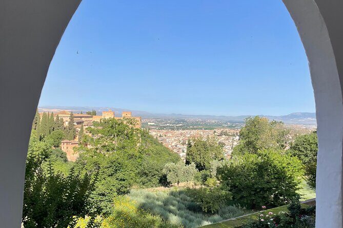 Private Tour to The Alhambra and Generalife from Motril port - Analyzing the Experience: What to Expect